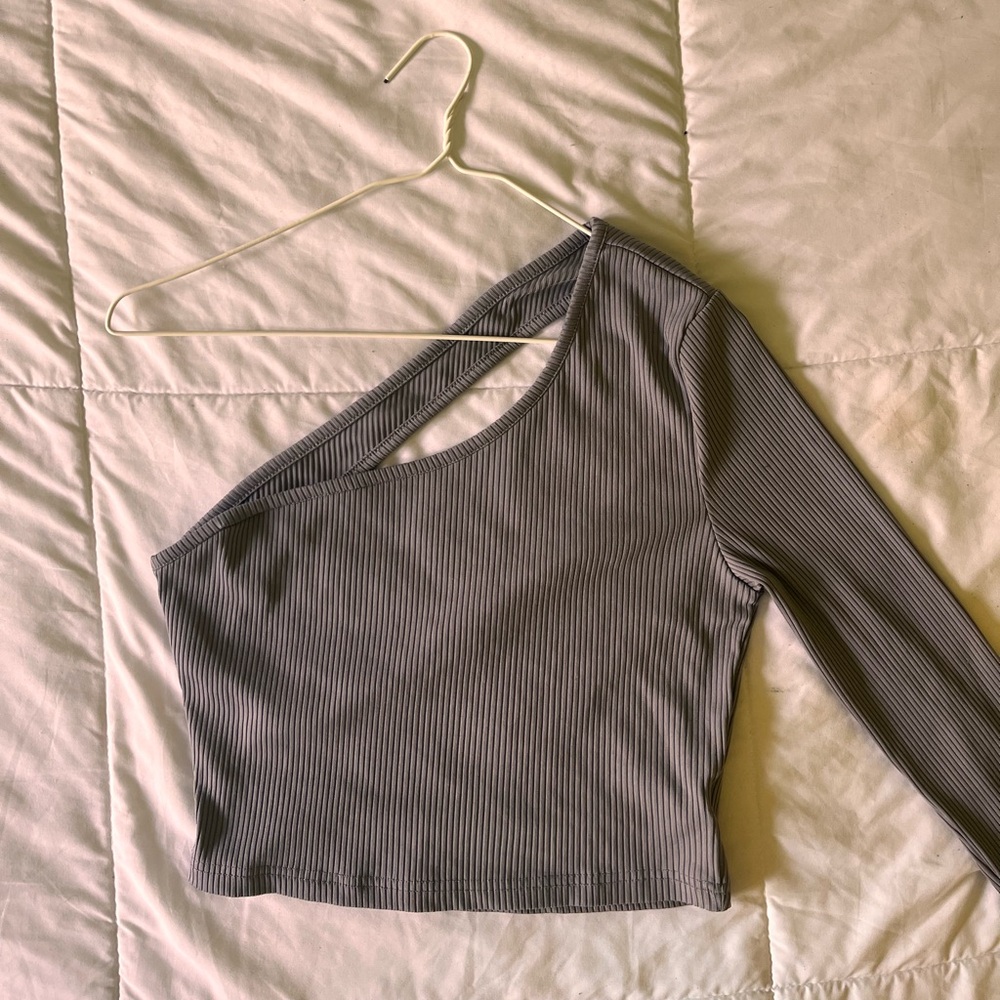 One-Shoulder Ribbed Gray Top - Picture 4 of 5